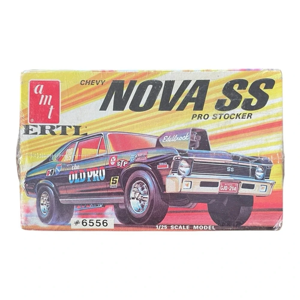 Chevrolet Nova SS‎ Pro Stocker AMT Ertl 1:25 Scale Model Kit